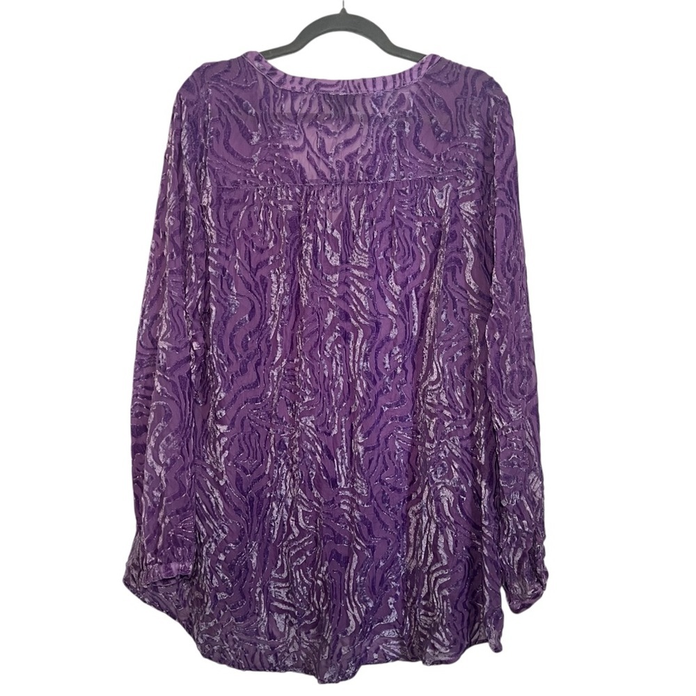 Torrid Purple Velvet Burnout Blouse Split Neck Tunic Top Size 2 - Picture 4 of 10